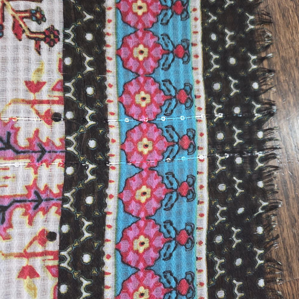 Beautiful Multicolor Patterned Scarf - Picture 4 of 7